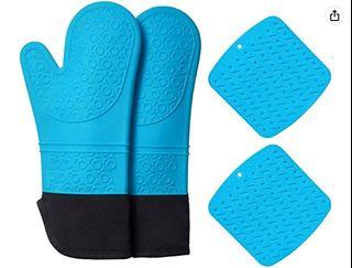 New 4pc silicone oven mitts and pot holder
