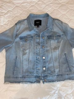(Category: ) located in . Submitted by preloved_def (Listing ID 1179247992, Image 1). Description: .