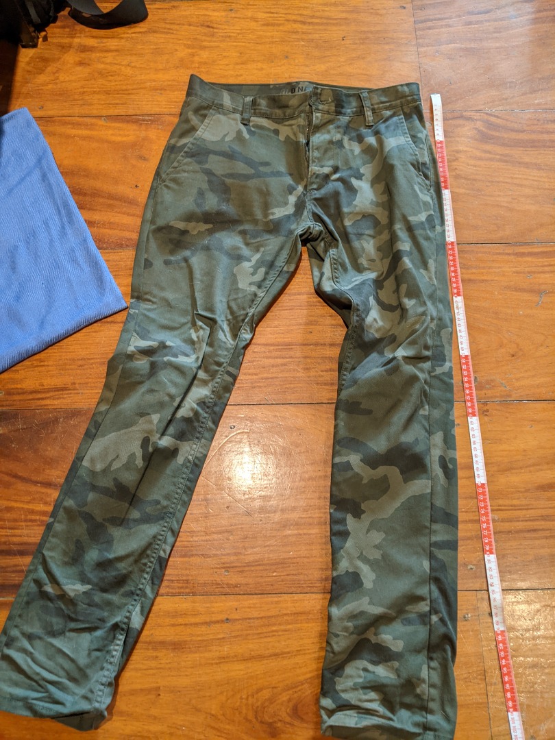 Old Navy Camo Pants, Men's Fashion, Bottoms, Trousers on Carousell