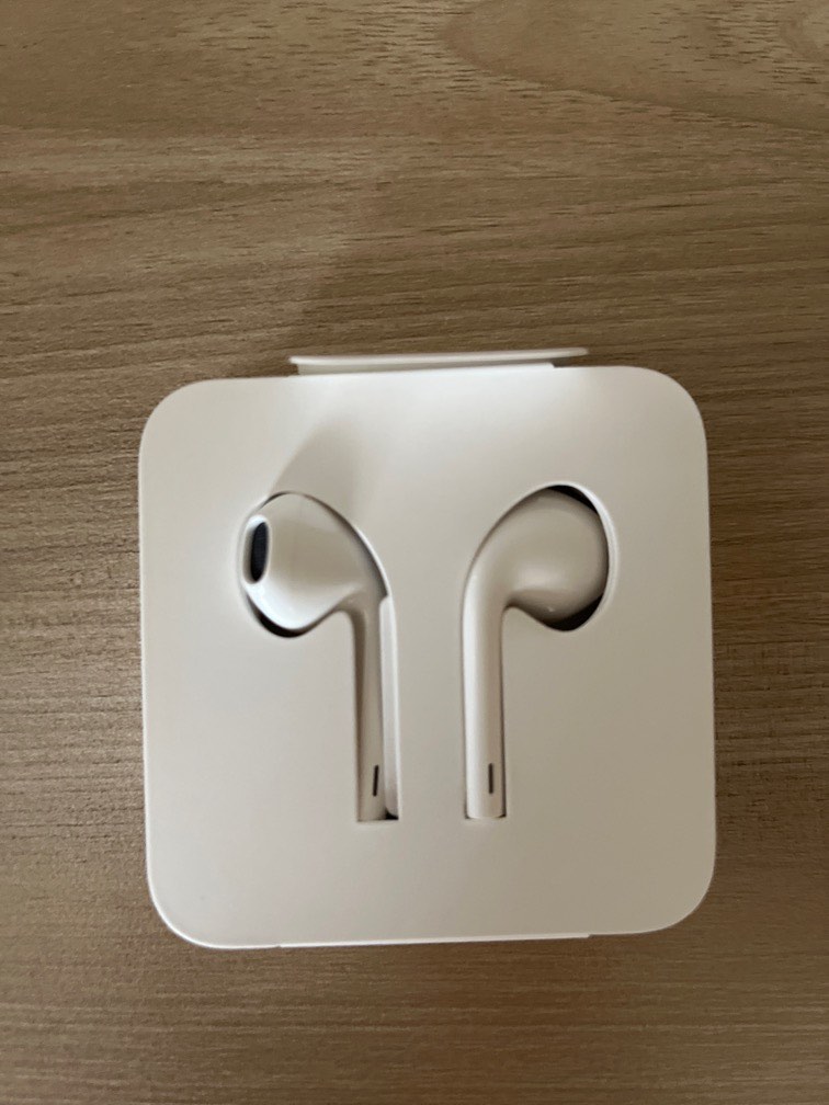 Original Apple lightning earphones, Audio, Headphones & Headsets on