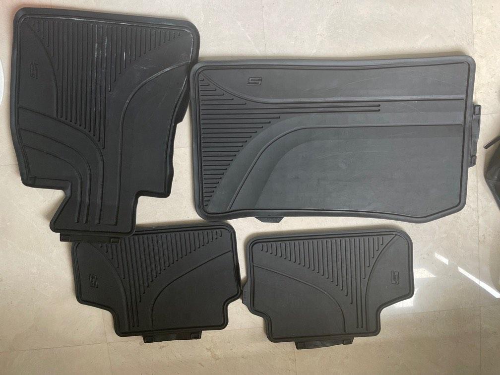 Original BMW 520i rubber mat, Car Accessories, Accessories on Carousell