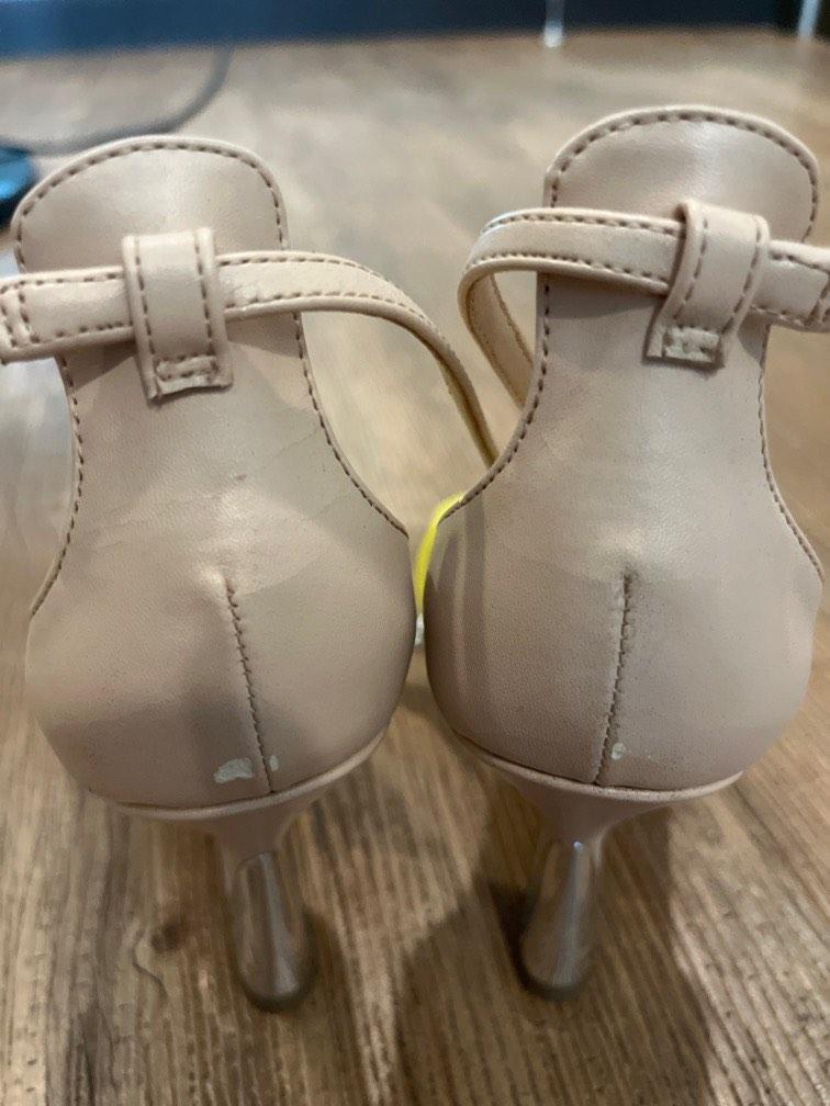 Pedro wedge (Category: Sandals) located in Taguig. Submitted by jitbug55 (Listing ID 1185344373, Image 3). Description: In very good condition. Never been used. Minor flaw at the back of the heel. Pls see pic. .
