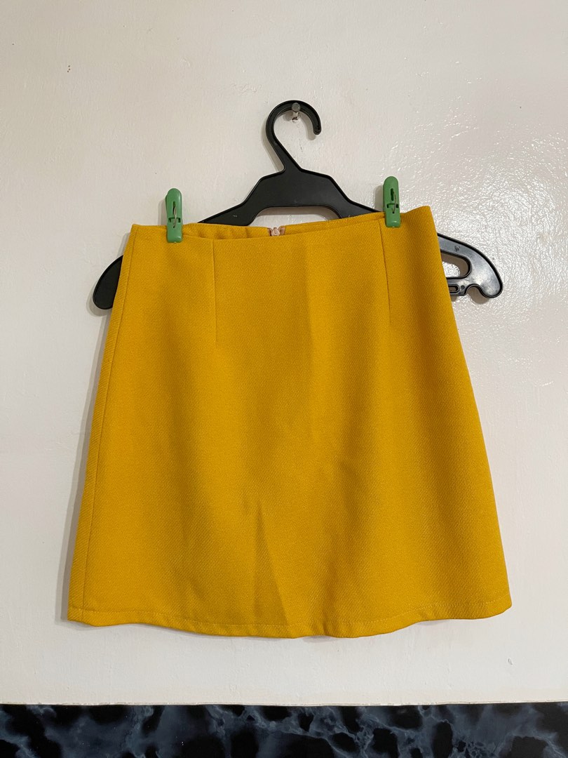 Plain yellow skirt, Women's Fashion, Bottoms, Skirts on Carousell