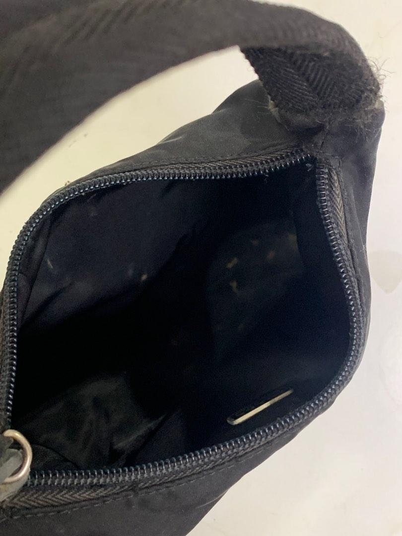 Prada Black Nylon Hobo bag 2000 sports Kendall Jenner, Luxury, Bags &  Wallets on Carousell