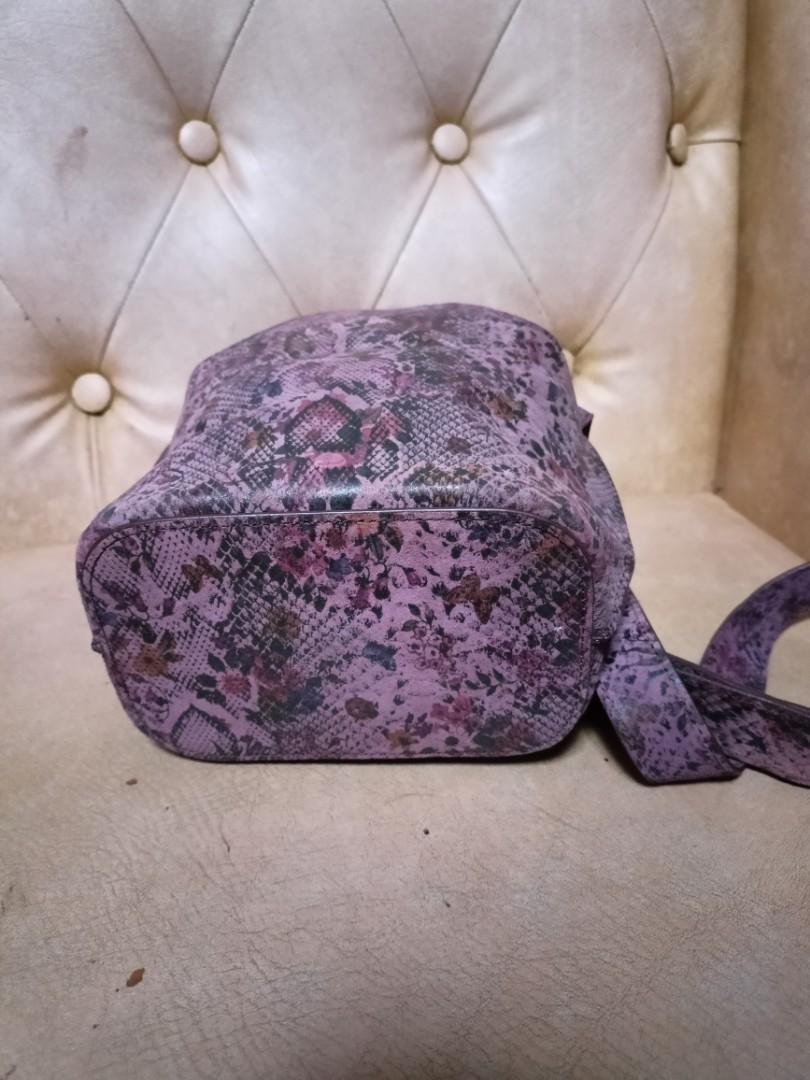 Rabeanco drawstring sling bag, Women's Fashion, Bags & Wallets, Crossbody Bags on Carousell