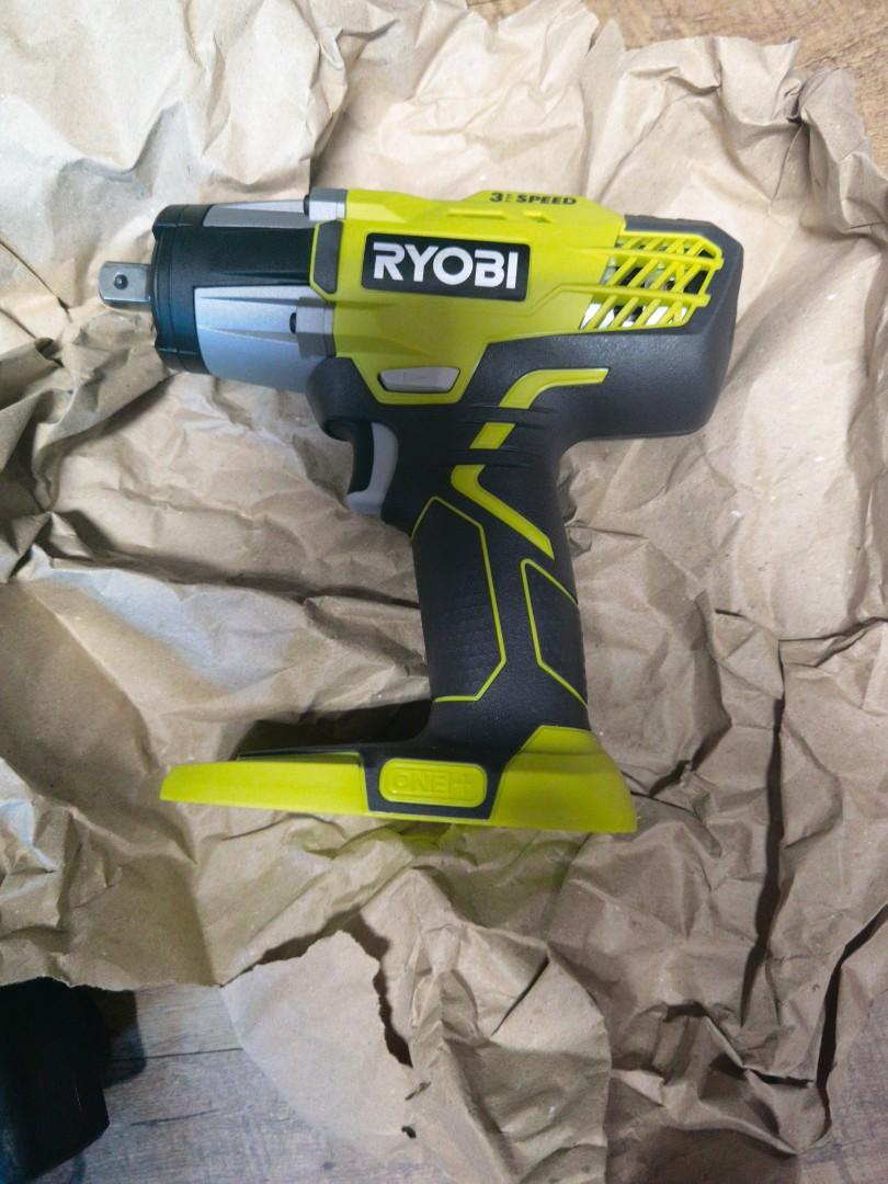 Ryobi impact wrench, Commercial & Industrial, Construction Tools