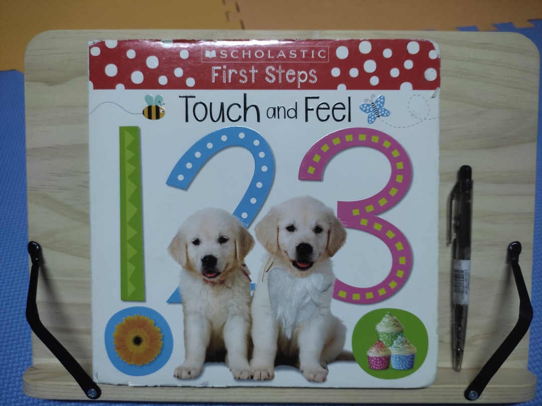 Scholastics First Steps Touch and Feel Counting Book, Hobbies & Toys ...