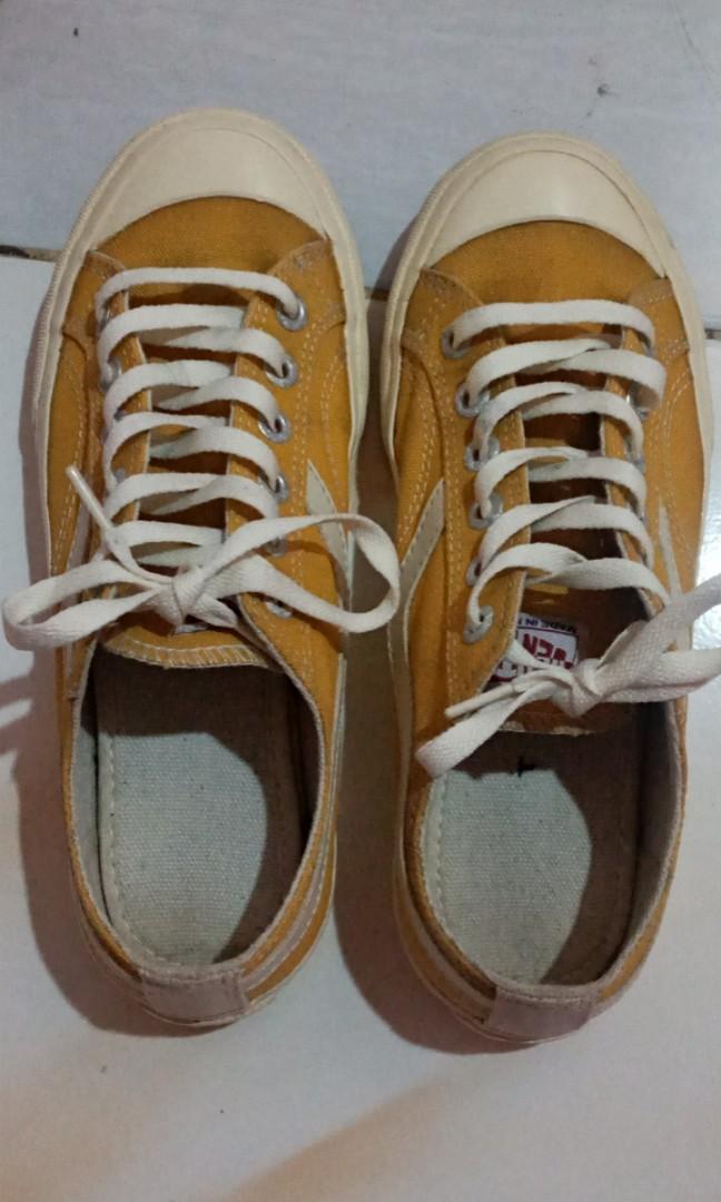 Sepatu ventela, Fesyen Pria, Sepatu , Lainnya di Carousell