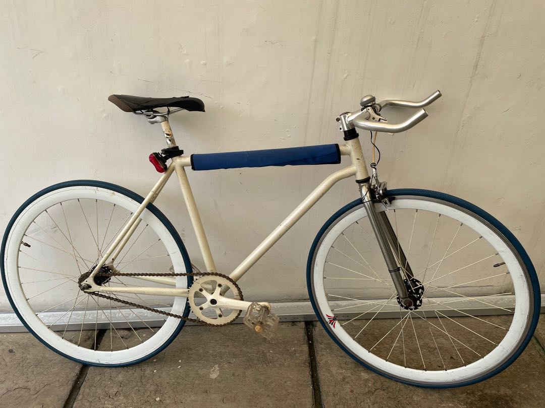 Fixie element outlet