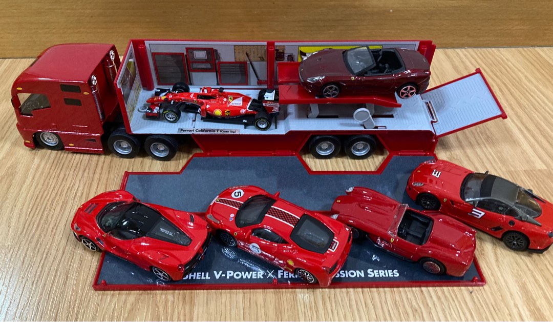 Shell法拉利玩具模型車及賽車埸一套 興趣及遊戲 玩具 遊戲類on Carousell