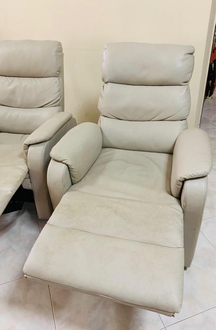 Single recliner sofa (1 person), Furniture & Home Living, Furniture