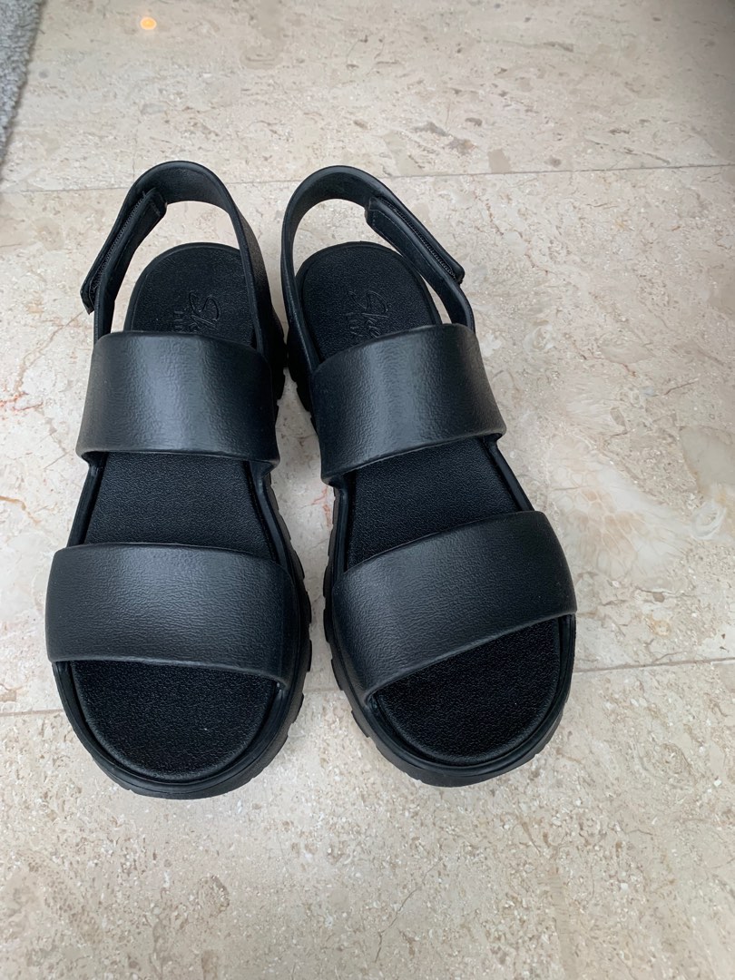 Skechers Luxe Foam Sandal, Women's Fashion, Footwear, Sandals on Carousell