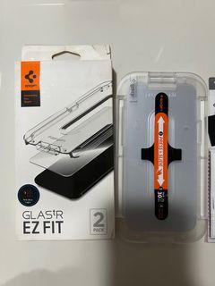 Spigen tempered glass with guide