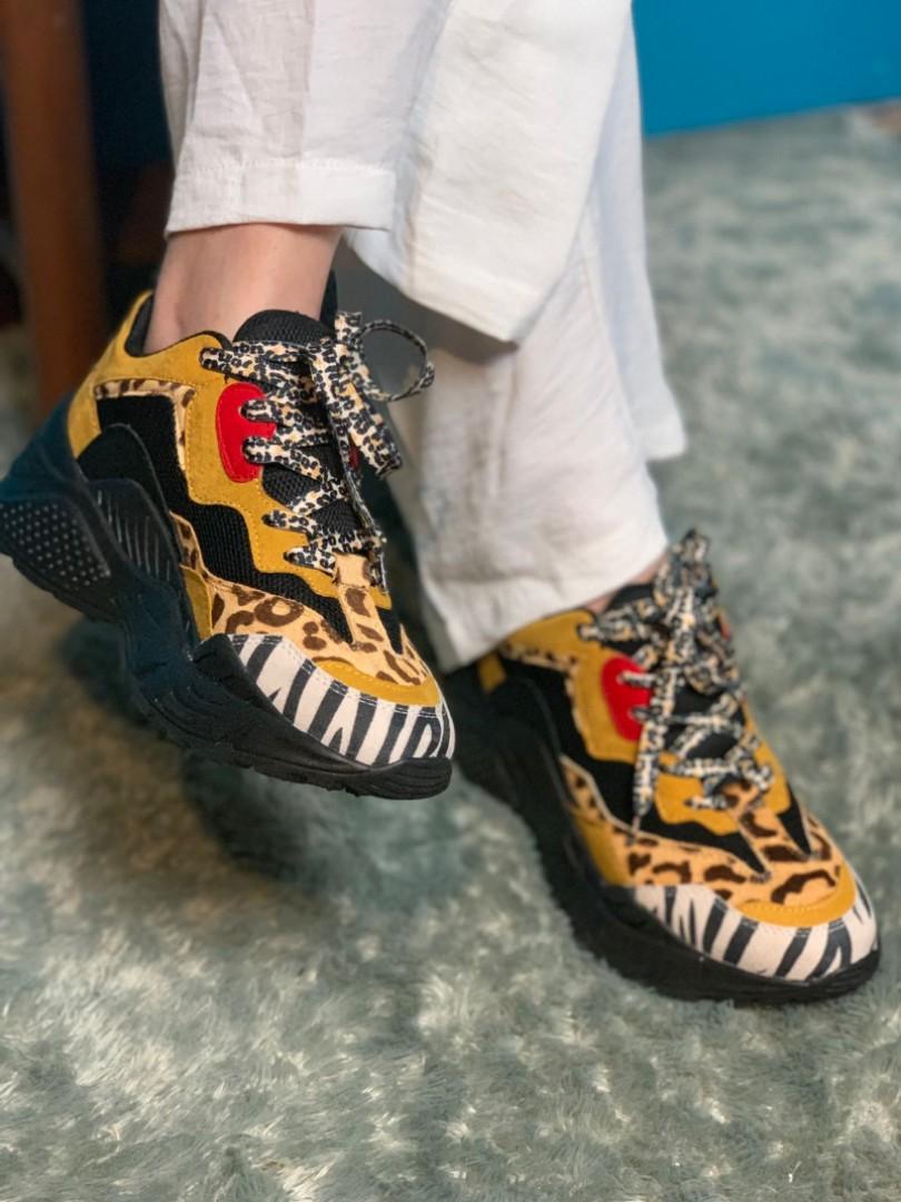 Steve madden antonia leopard top
