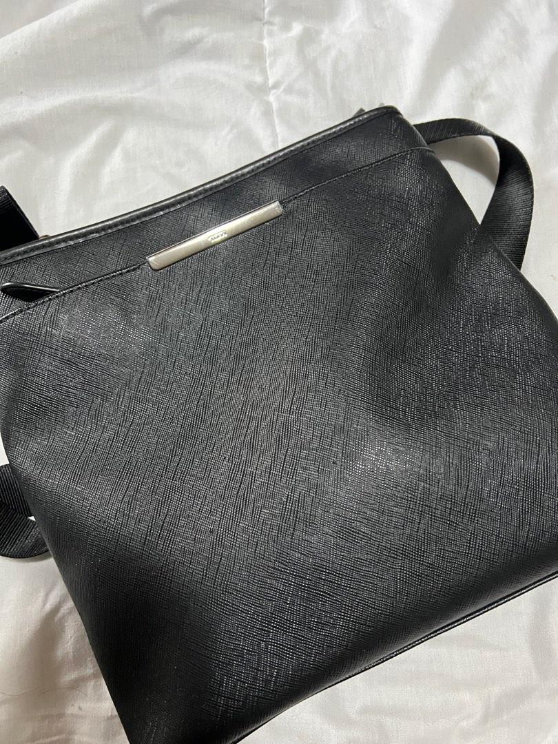 Tumi Crossbody in Saffiano Leather (Category: Sling Bags) located in San Juan City. Submitted by divch (Listing ID 1185374566, Image 2). Description: Item in excellent condition Selling as decluttering but bag is barely used..