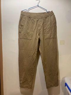Uniqlo 休閒棉質卡其褲