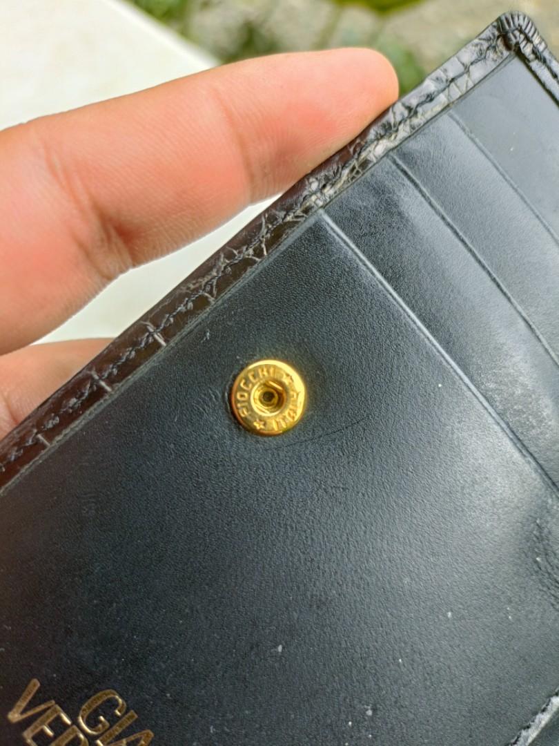 Versace wallet (Category: Luxury Bags & Wallets) located in Bustos. Submitted by theprelovedshopbulacan (Listing ID 1185371515, Image 2). Description: in very good condition rank A.