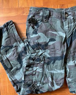 （分類：）位於 。 由 thriftwith_hungdau 提交（商品編號 1185453752，圖片 1）。簡介： 。