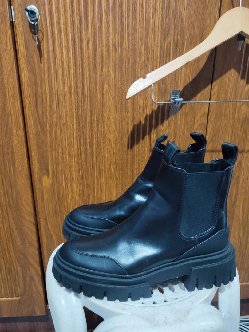 Zara authentic boots (Category: Boots) located in Bayombong. Submitted by nicsxoxo7 (Listing ID 1185444394, Image 2). Description: pristine condition,no flaws barely used 6.5 talaga ako pero kasya din 😁 38 on tag (this may fit 6.5-8).