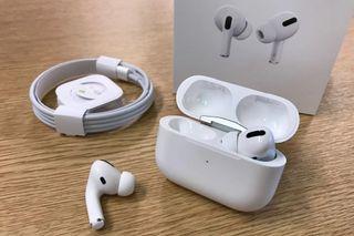 AppleCare AirPods Pro Apple MagSafe almost new with protective case