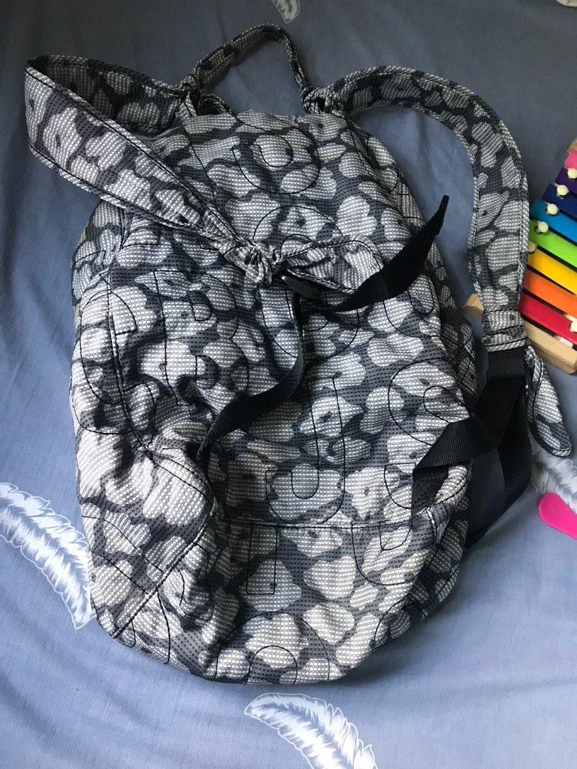 Authentic marc jacobs backpack (Category: Luxury Bags & Wallets) located in Paranaque City. Submitted by dheng07 (Listing ID 1185518795, Image 3). Description: In excellent condition large size guaranteed authentic.