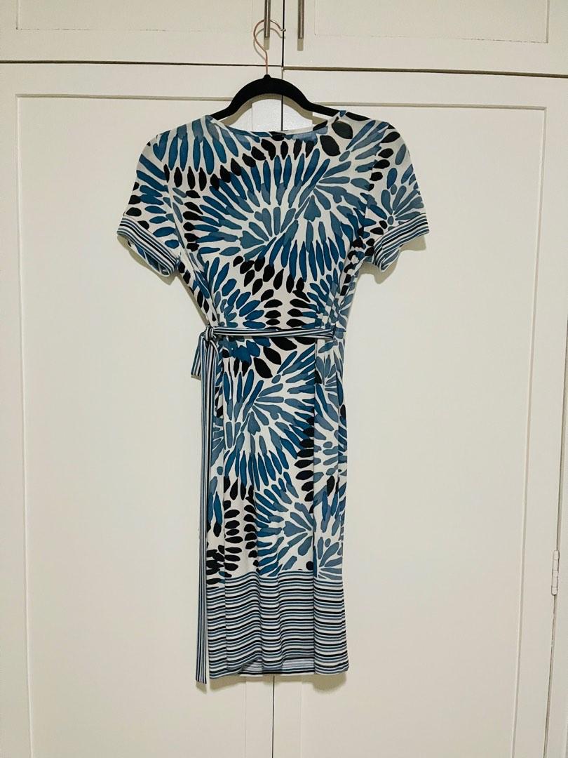 BCBG Max Azaria Wrap Dress (Category: Dresses) located in Makati City. Submitted by justaskro (Listing ID 1185662472, Image 2). Description: Printed. Blue and black Very Flattering Adjustable Decluttering .