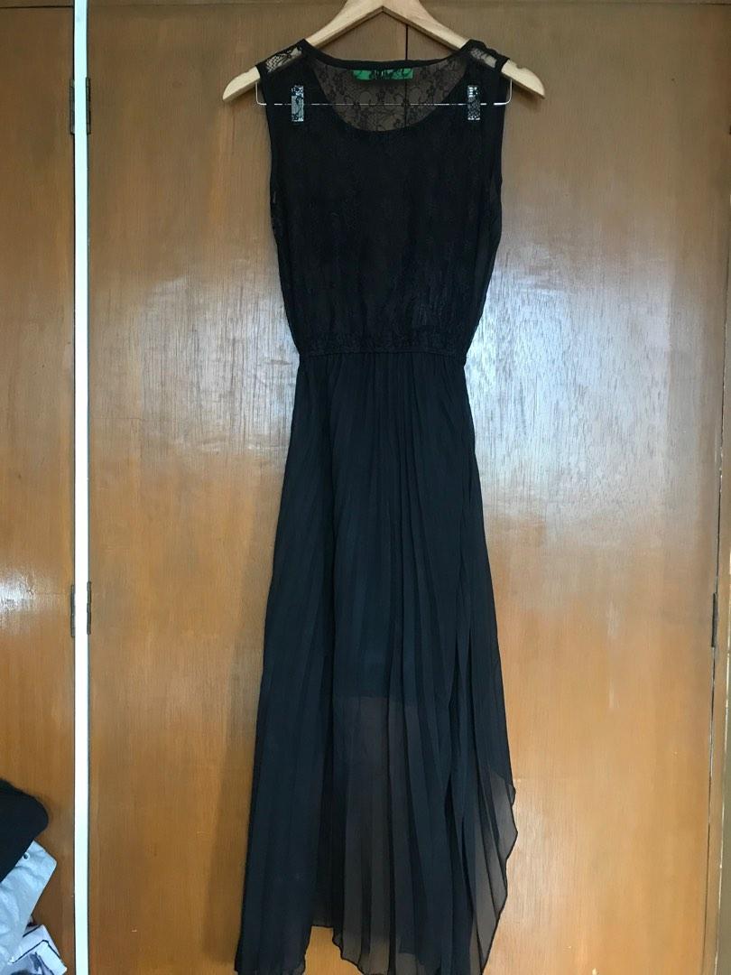 Black sleeveless dress (Category: Dresses) located in Quezon City. Submitted by melvinmartinez (Listing ID 1185701395, Image 2). Description: Preloved black citro sleeveless dress S - M Length - front 35 inches, back 47 inches Shoulder - 13 inches Waist - 11 - 15 inches Very Good condition No issue Need wash Meetup within novaliches Or +shipping via jnt/jrs .