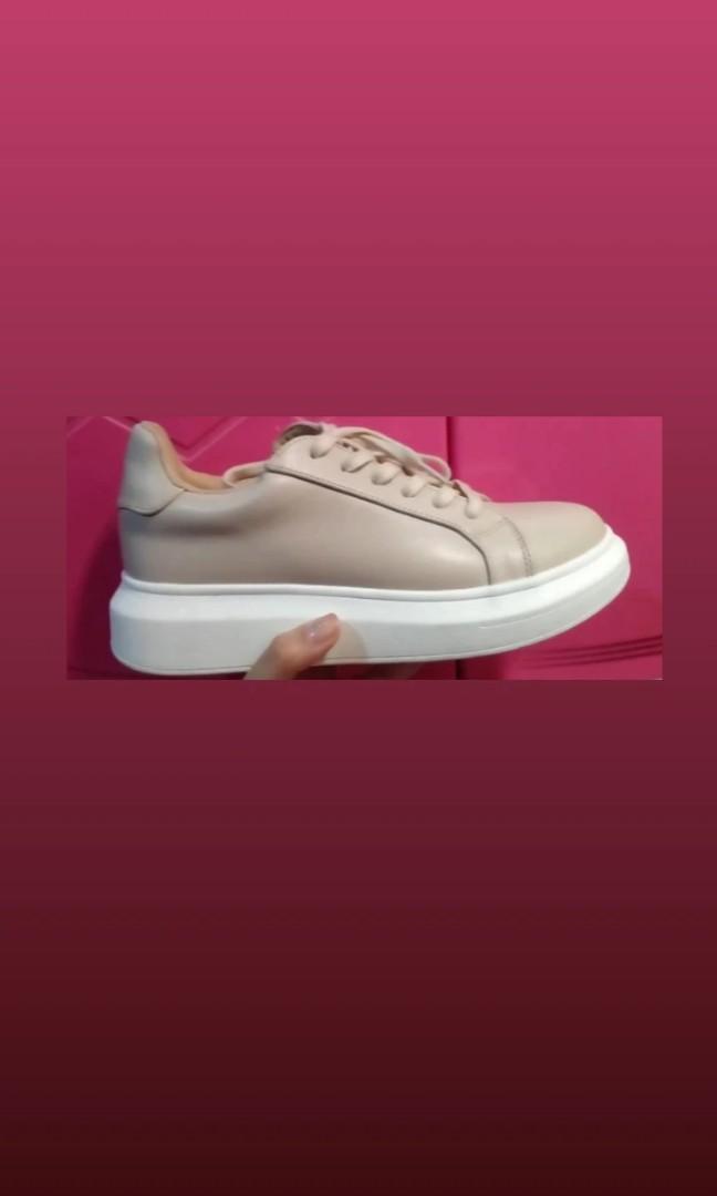 Brash clearance shoe company
