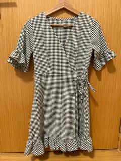 (Category: ) located in . Submitted by lovelyclothesx (Listing ID 1185647405, Image 1). Description: .