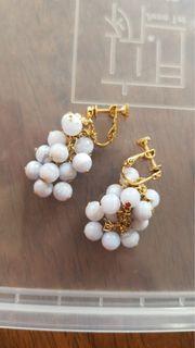 Clip earrings color:Light purple Made:BULLE DE SAVON made in japan