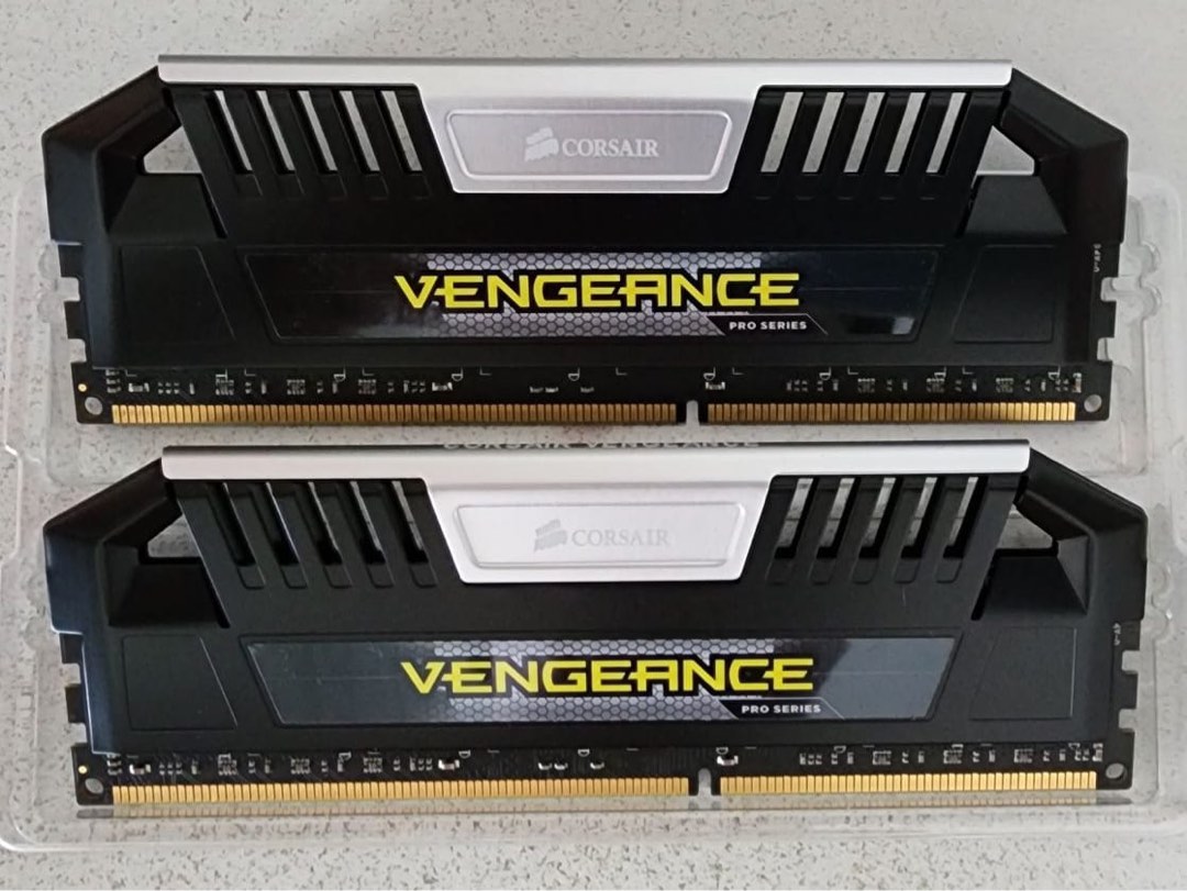 Corsair Vengeance Pro Series 16GB 2x8GB DDR3 1866 MHZ Desktop