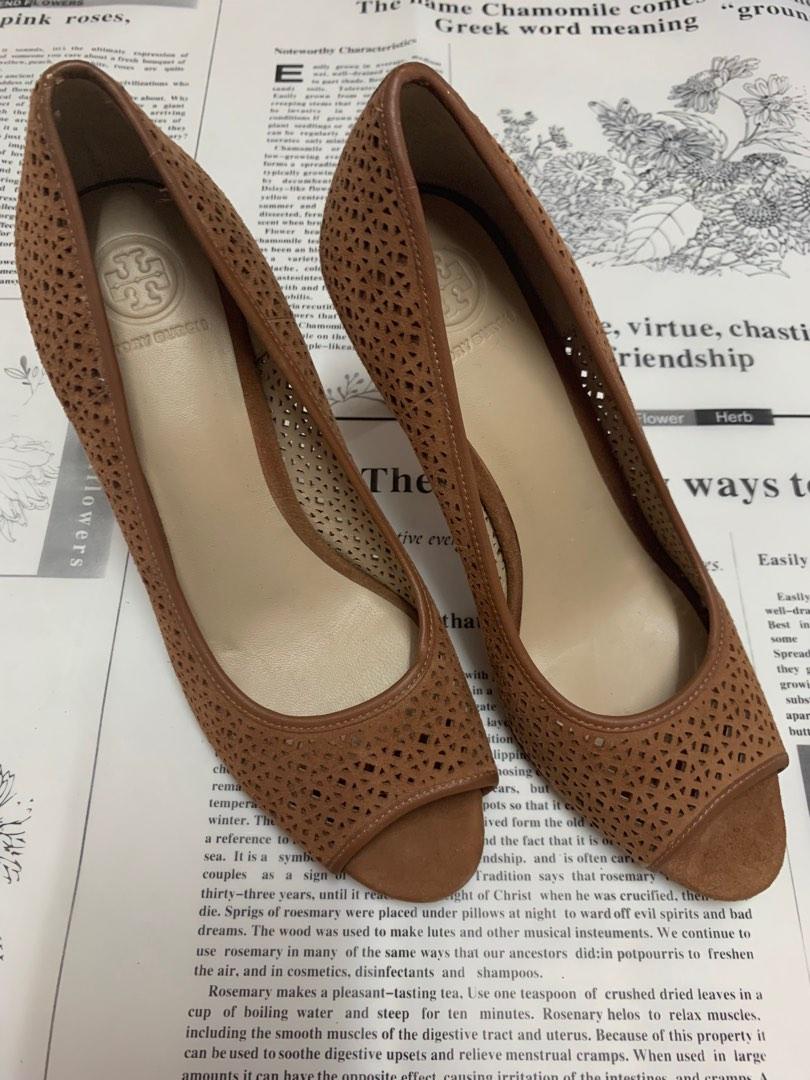 E37 Authentic Tory Burch brown leather open toe heels pumps shoe, Women's  Fashion, Footwear, Heels on Carousell