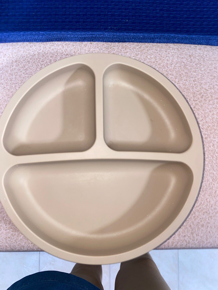 Fox & willow suction plate ( cinnamon), Babies & Kids, Nursing