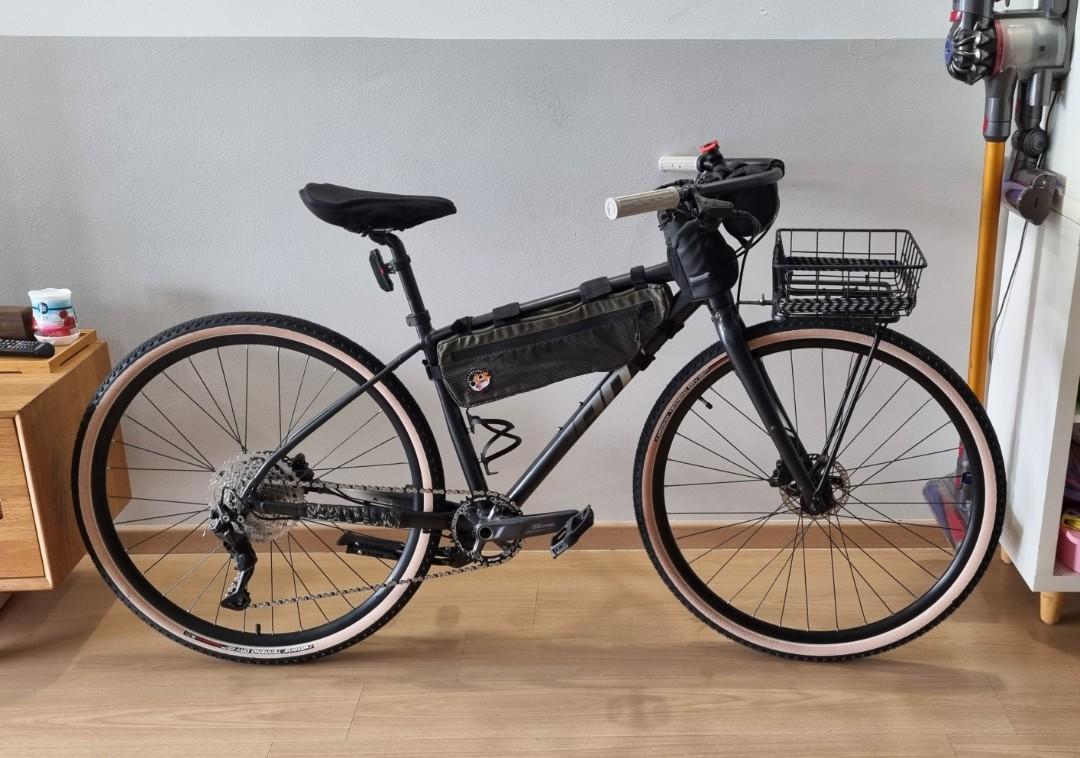 Giant bikepacking top