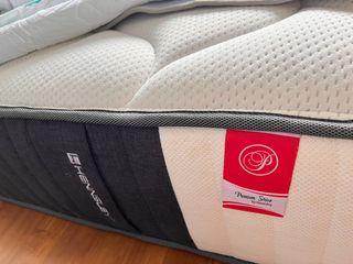 Hennsley Premium Series Queen size mattress