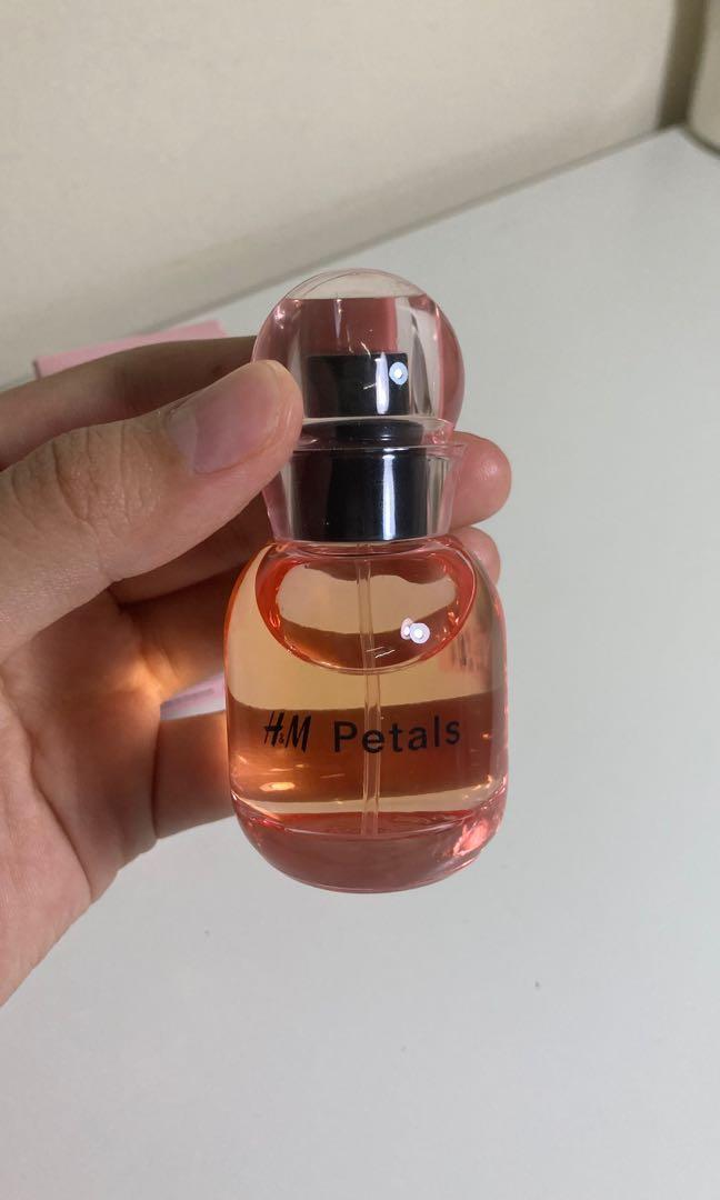 H&m petals perfume shop