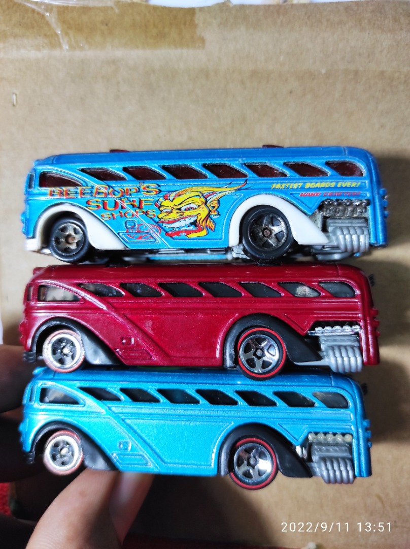 Hot wheels surfin school bus value discount