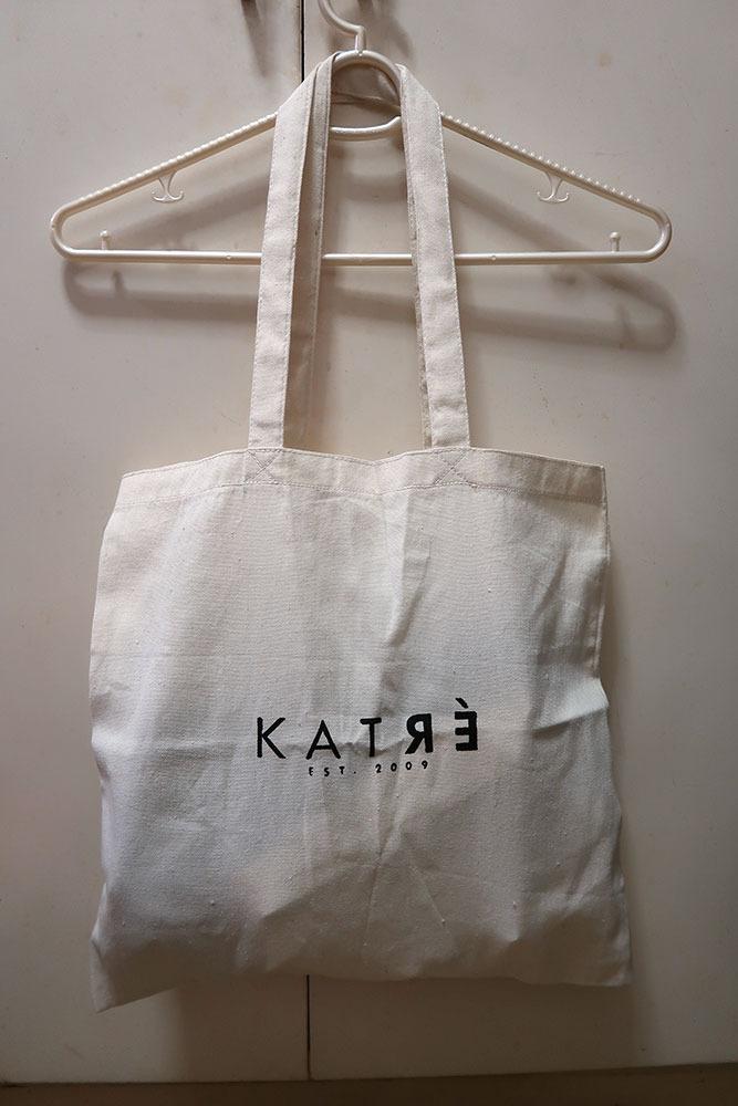 Katre Tote Bag (Category: Tote Bags) located in Santa Rosa. Submitted by titafromlaguna (Listing ID 1185578117, Image 1). Description: White, very spacious perfect for casual or grocery use. No compartments inside. Dimension: 16"L x 3"W x 15.5"H *no issues.