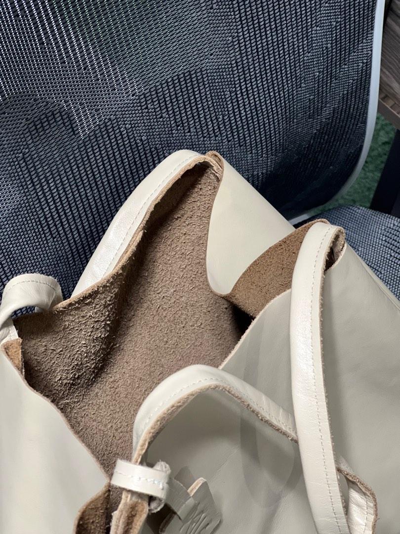 Pelle Leather Tote Bag (Category: Tote Bags) located in Lapu-Lapu City. Submitted by MeWears (Listing ID 1185595902, Image 2). Description: RFS: Decluttering, Extra Bags Condition: 10/10 No flaws With dustbag.