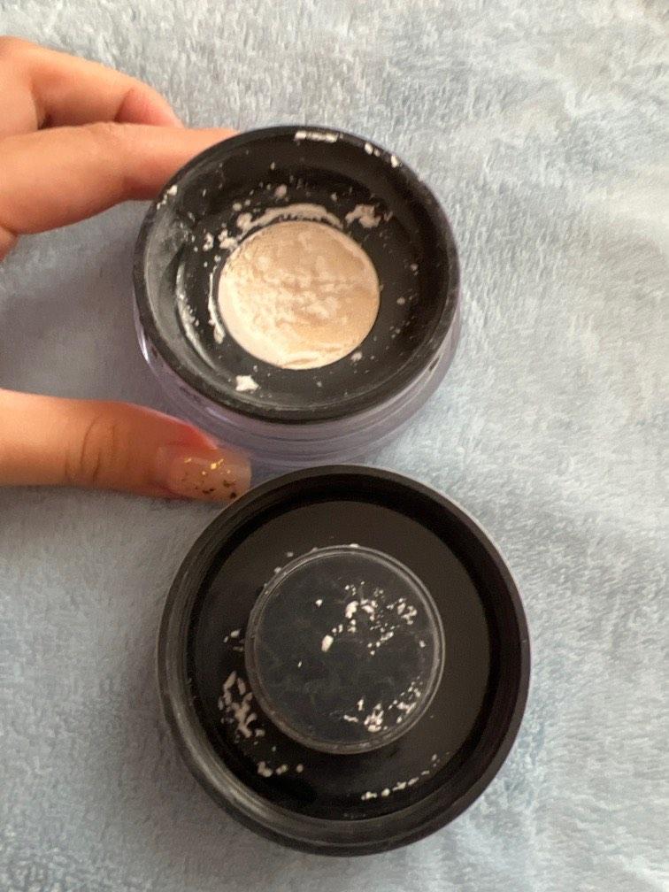 Make Up Forever UltraHD Finishing Powder (Category: Makeup) located in Quezon City. Submitted by sr_1521 (Listing ID 1185561702, Image 3). Description: BOUGHT IN 2018. Used with around 60-70% product left 🤍 - Original micro finishing loose powder - Best for removing oily look No returns or exchanges, so I'm willing to send pics/vids and answer questions as best I can :).