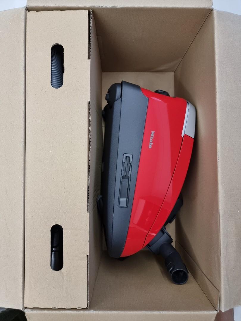 Miele Vacuum Cleaner, Furniture & Home Living, Cleaning & Homecare