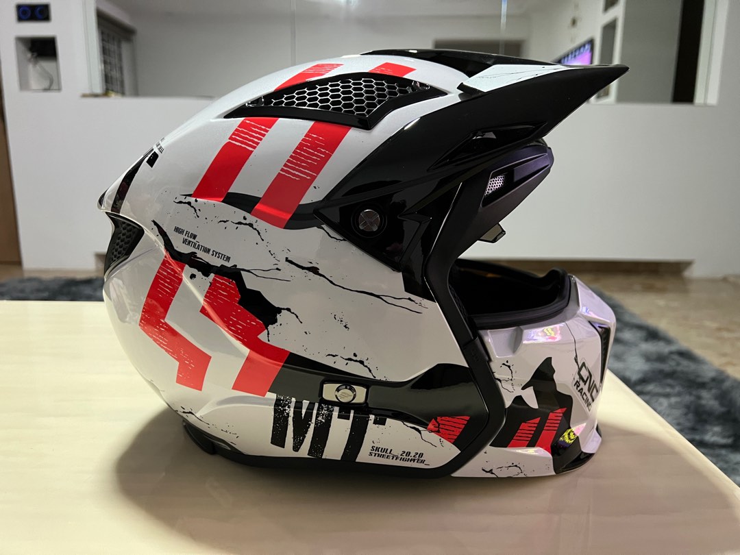 MT Helmet Streetfighter, Motorcycles, Motorcycle Apparel on Carousell
