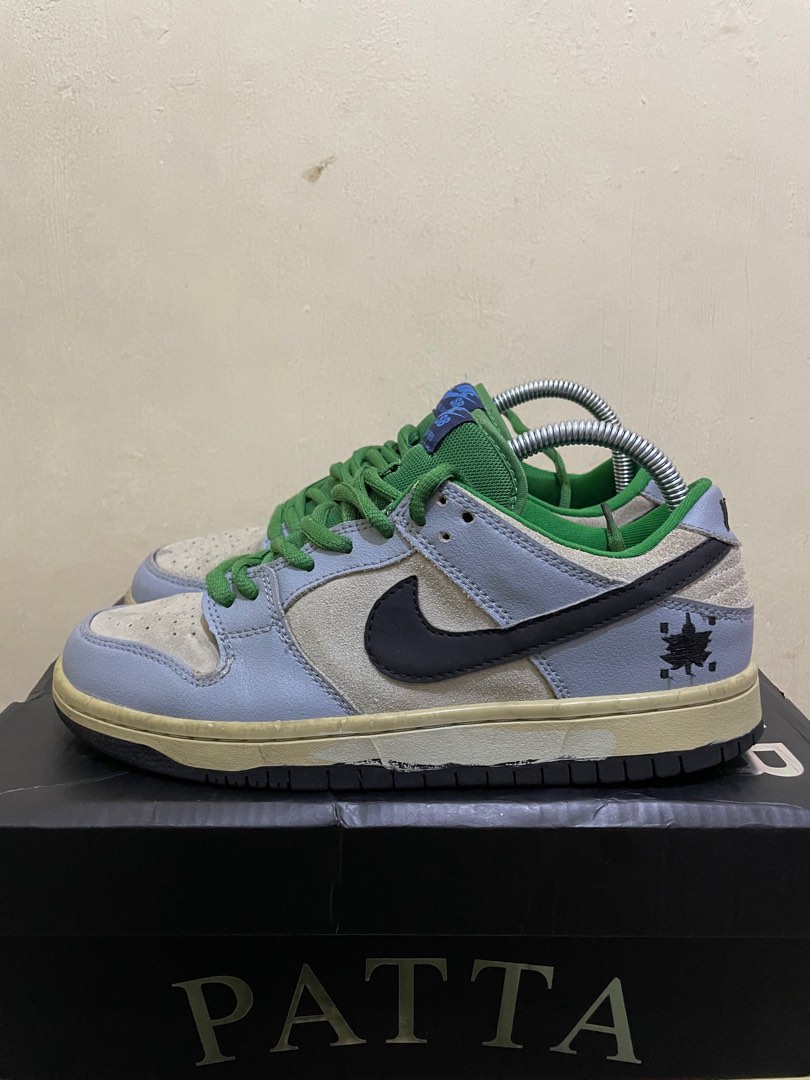 nike sb dunk maple leaf