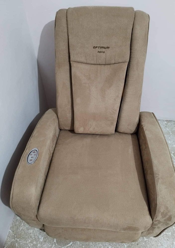 Optimum massage chair, Health & Nutrition, Massage Devices on Carousell