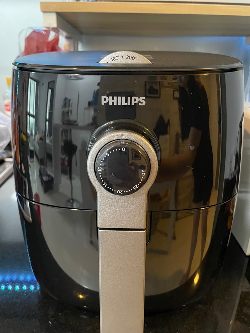 Philips Kitchen Appliances Philips Premium Analog Airfryer with Fat Removal  Technology + Revipe Cookbook, 3qt, Black, HD9721/99