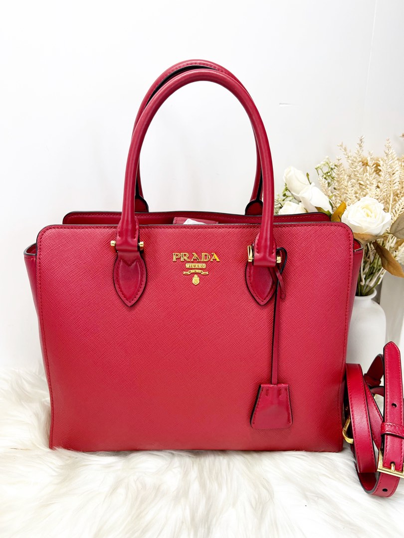 1ba189 prada store