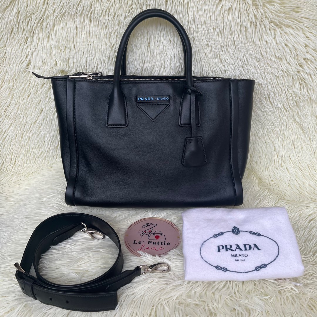 Prada concept tote deals