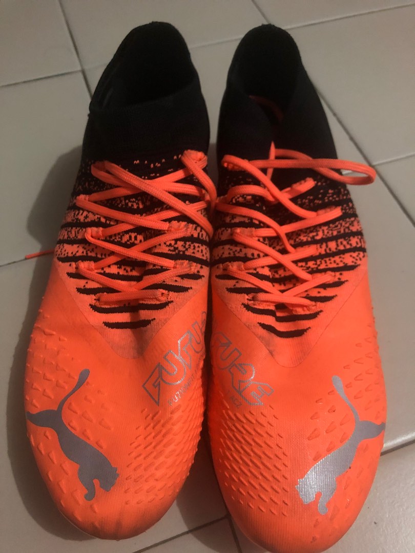 Puma soccer boot, Men's Fashion, Footwear, Boots on Carousell