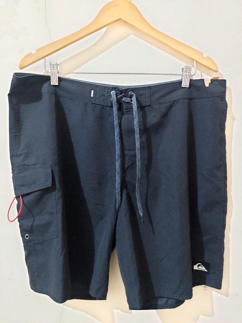 QUIKSILVER, Fesyen Pria, Pakaian , Bawahan di Carousell