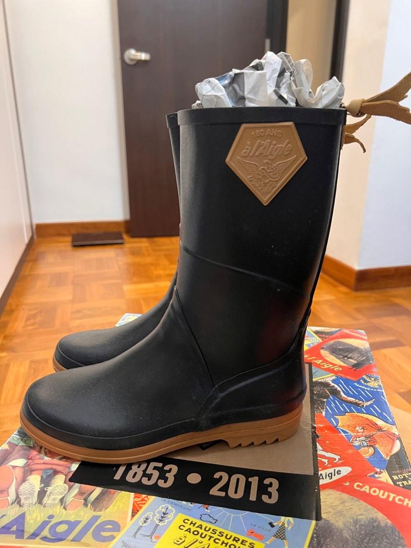 Rain boots top size 7
